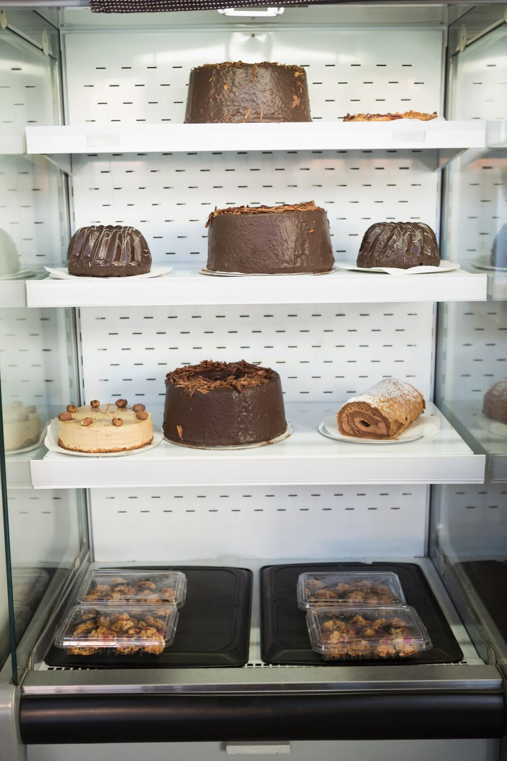 Dlaczego odpowiednia cyrkulacja powietrza w witrynie chłodniczej wpływa na świeżość produktów?